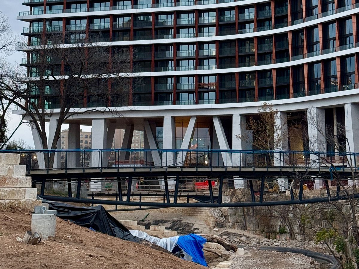 Downtown Austin - Sharing a Moment 1/21/2025